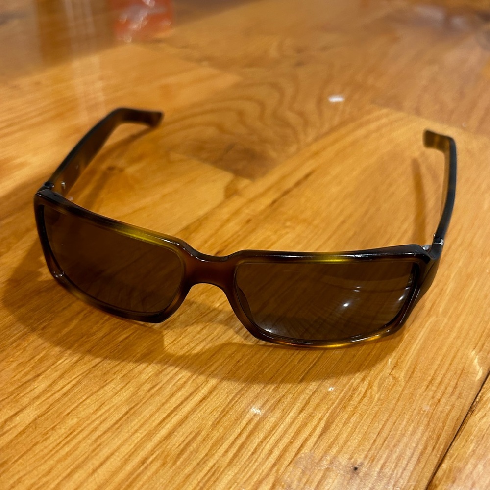 Dark brown Tortoise Gucci sunglasses used mens